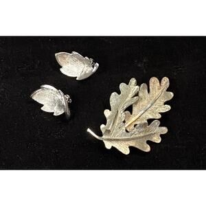 Vintage BSK Signed Silver Tone Oak Leaves Brooch And Clip-On Earrings